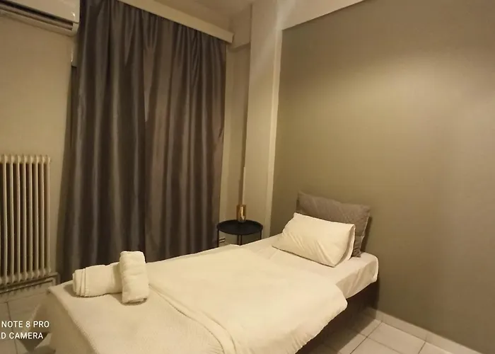 Thess Agion Panton 12 *